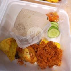 Paket Nasi To Ayam Goreng Bumbu Lengkuas