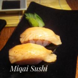 Nigiri Salmon (2pcs)