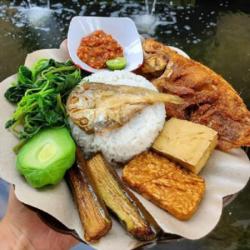 Nasi Tempong Ikan Nila Goreng