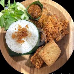 Nasi Lalapan Ayam Kremes