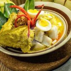 Opor Ayam Telur