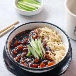 Jajangmyeon (mie Bumbu Hitam )