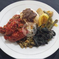 Ayam Balado Merah  Nasi  Sayur Nangka Daun Singkong Sambal