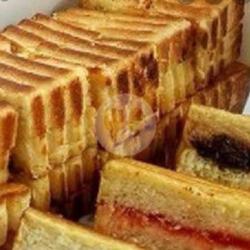 Roti Bakar Kacang Dan Coklat