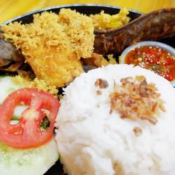 Lele   Nasi   Tahu Tempe   Kremes   Lalapan   Sambal