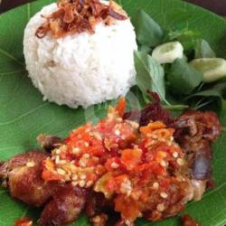 Nasi Ayam Paha Goreng Penyet Sambal