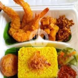 Nasi Kuning Lauk Udang Krispy