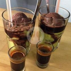 Alpukat Coffee Float