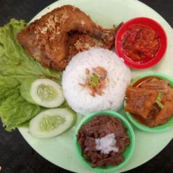 Paket Gudeg Ayam Goreng Kremes