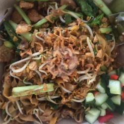 Mie Lebar Goreng Babi