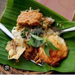 Nasi Pecel Telur Goreng