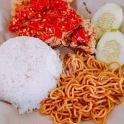 Mie, Ayam Geprek, Nasi