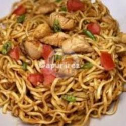 Mie Goreng Ayam Sosis Ekstra Es Jas Jus