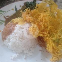 Nasi Udang Peyek