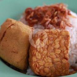 Nasi Uduk Tahu Tempe