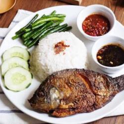 Nasi Ikan Nila Goreng