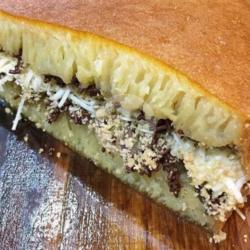 Martabak Manis Coklat Kacang Keju Susu