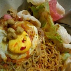 Mie Becek Sayur Toge Telur Dan Timun.