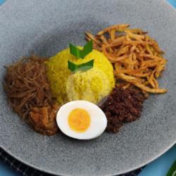 Nasi Kuning Cakalang Fufu