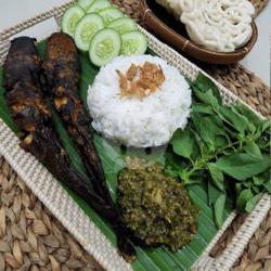 Nasi Uduk Lele Asap Sambal Ijo