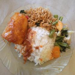 Nasi Haneut Rencangna Kikil Balado Mie Goreng Sayur