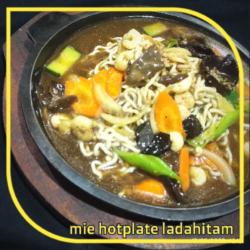 Mie Hotplate Ladahitam