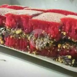 Redvelvet Kacang Coklat Susu.