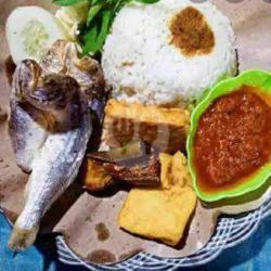 Nasi Sambelan Ikan Asin