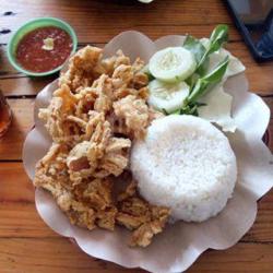 Nasi Lalapan Jamur Crispy