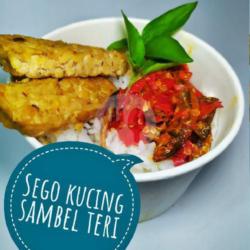 Sego Kucing Sambel Teri