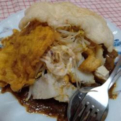 Tipat Tahu Telur