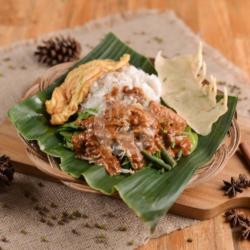 Nasi Pecel Telor Dadar