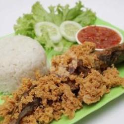 Nasi Lele Kremes Sambel Lalap