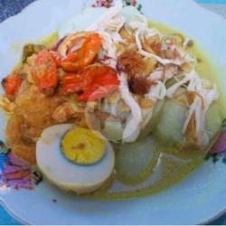 Lontong Opor Telur Ayam Suwirr