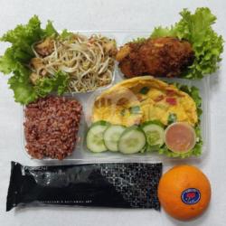 Menu Sehat Nasi Ayam Lengkuas Omelette Omega