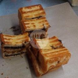 Roti Bakar Rasa Coklat- Blubery Melon