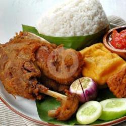 Bebek Goreng Plus Nasi
