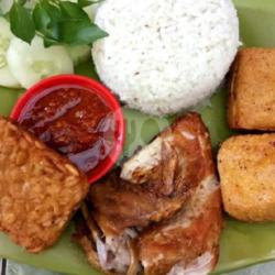 Nasi Penyet Ayam Goreng