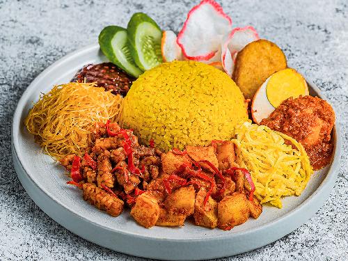 Nasi Kuning Seafood, Selaparang