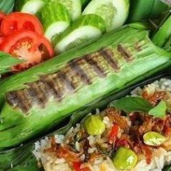 Nasi Bakar Cumi Pete