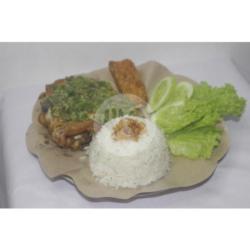 Nasi Ayam Penyet Sambel Ijo