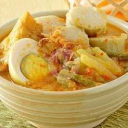 Lontong Sayur Telur.