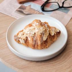 Croissant Almond