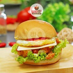 Burgeprek (burger Ayam Geprek)