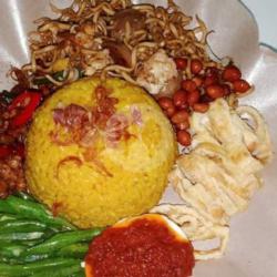 Nasi Uduk Kuning Telor Dadar  Kentang Balado 616