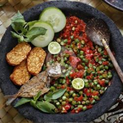 Sambal Kacang Ikan Asin