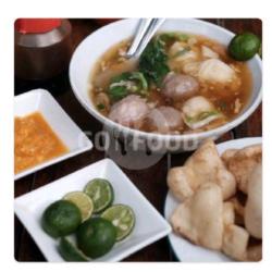 Baso Kumplit Kuah Lomie