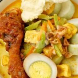 Lontong Sayur Komplit (telur Rebus   Ayam Goreng)