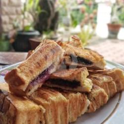 Roti Bakar Coklat   Blue Berry