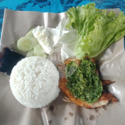 Nasi Ayam Dada Penyet Sambal Ijo